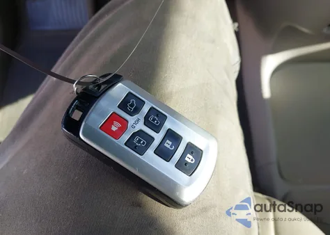 2015 Toyota Sienna Xle Premium 8 Passenger from USA, damaged, VIN 5TDYK3DC1FS682203